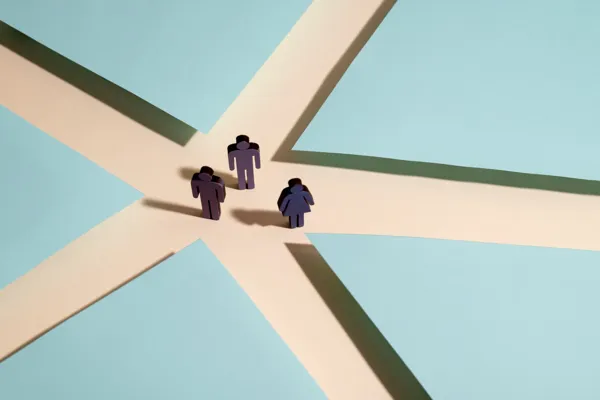 Décision entre plusieurs alternatives à Waalaxy pour LinkedIn et Email